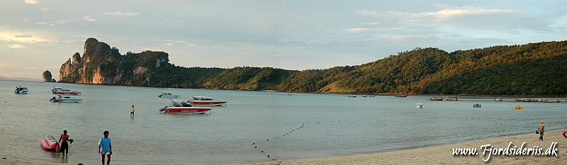 041111 Phi Phi 007.JPG